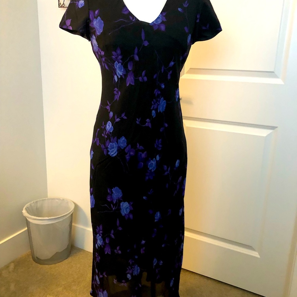 Stunning Womens Maxi dress. Size 4. Evan-Picone designer.